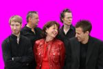 Freigestellte Köpfe auf Hart Magenta